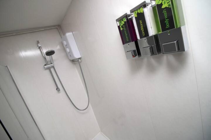 City Centre, Parking, Smart Tv'S In All Rooms Swansea Exterior photo